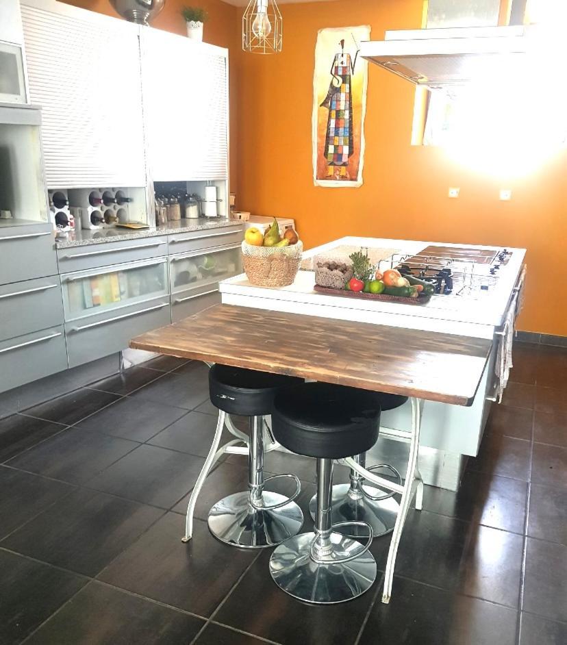 Beau Logement En Centre Ville Боженси Екстериор снимка