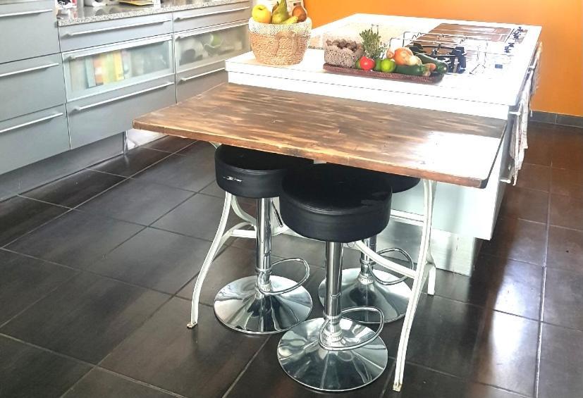 Beau Logement En Centre Ville Боженси Екстериор снимка